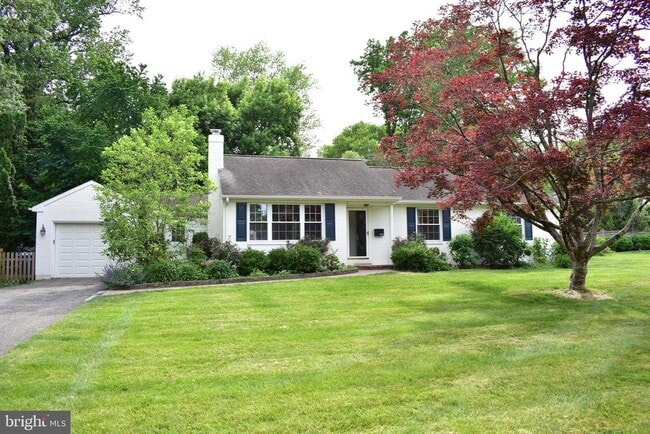 Building Photo - 937 N Hill Dr