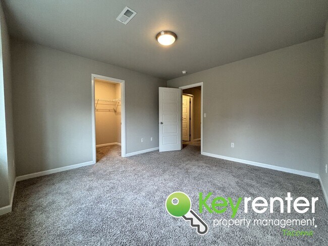 Building Photo - Beautiful 4 Bedroom 2.5 Bathroom Tacoma Home for Rent in Secluded Community!