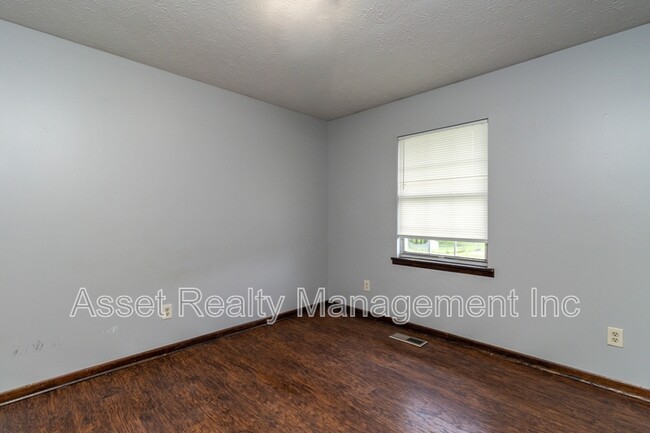 Building Photo - 6601 Bay Cir Dr