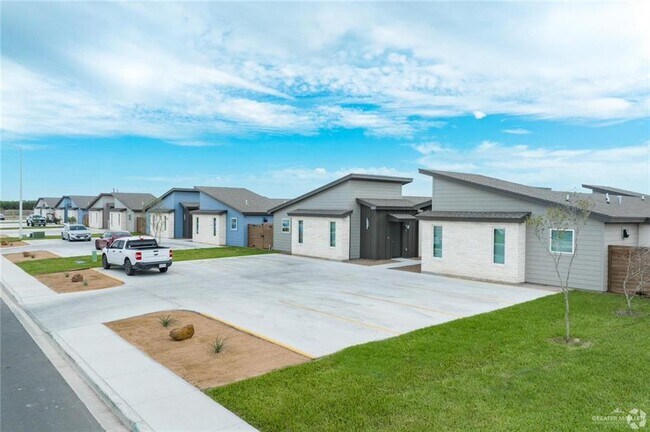 Building Photo - 24 Jenna Ln