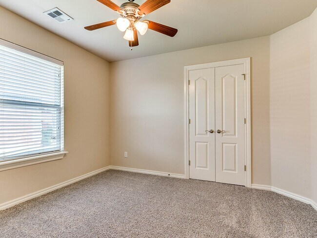 Building Photo - 2724 Busheywood Dr