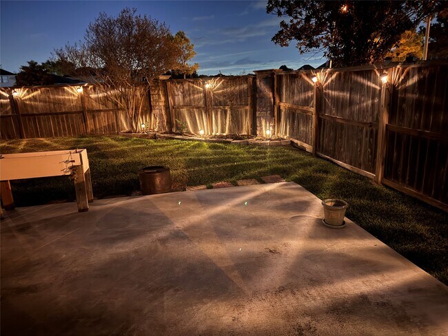 Building Photo - 7623 Village Mill Ln