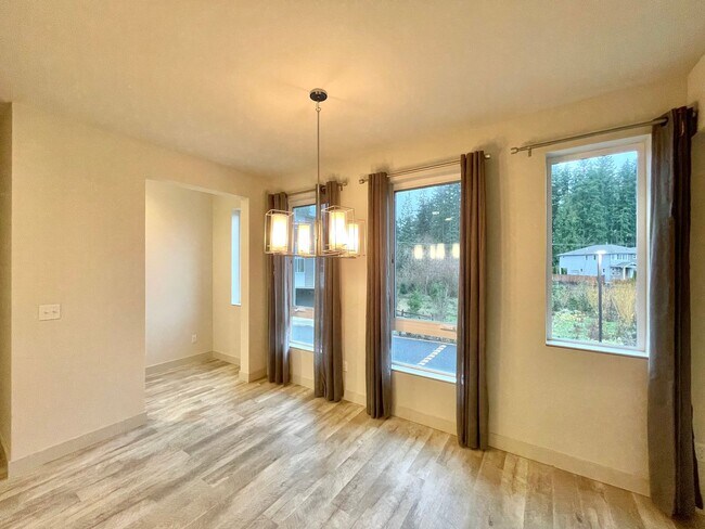 Building Photo - Great TownHome For Rent