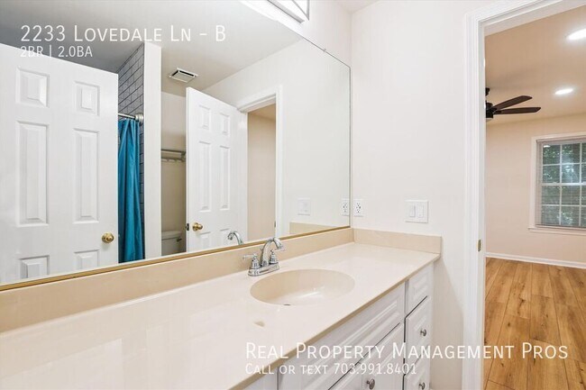 Building Photo - 2233 Lovedale Ln