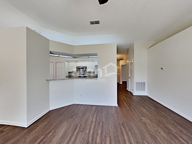 Building Photo - 3155 Olde Sutton Parke Dr