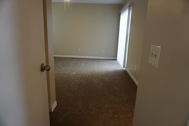 Building Photo - 1290/1292wct