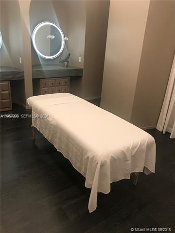 Building Photo - 801 S Miami Ave