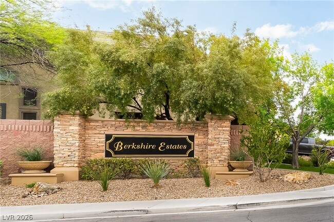 Building Photo - 5705 Pacesetter St