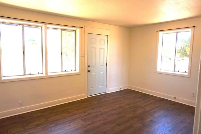 Building Photo - Affordable Two Bedroom