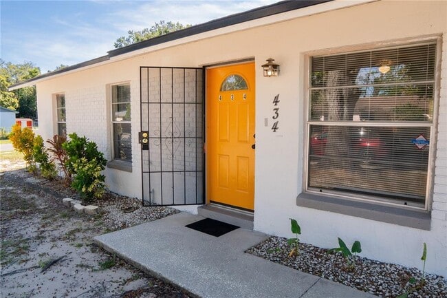 Building Photo - 434 W 17th St