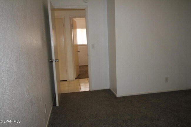 Building Photo - 9604 Gaza Dr