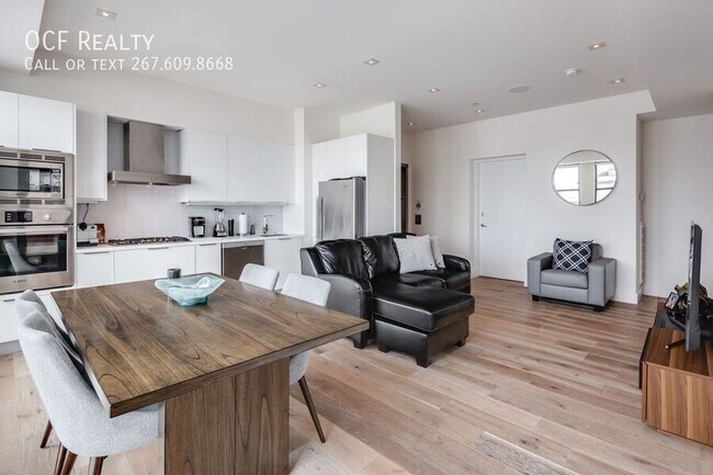 Building Photo - 240 N 2nd St