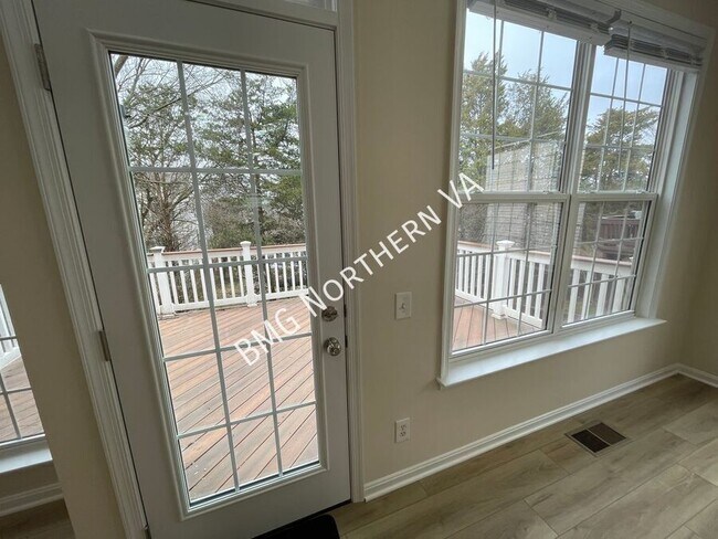 Building Photo - 22525 Maison Carree Square