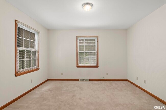 Building Photo - 1616 Hunter Ridge Dr