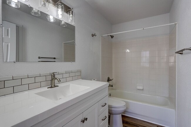 Building Photo - 561 W 114th Pl