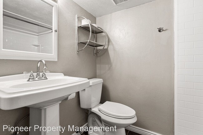 Building Photo - 2 br, 2.5 bath House - 8901 Field St. #76