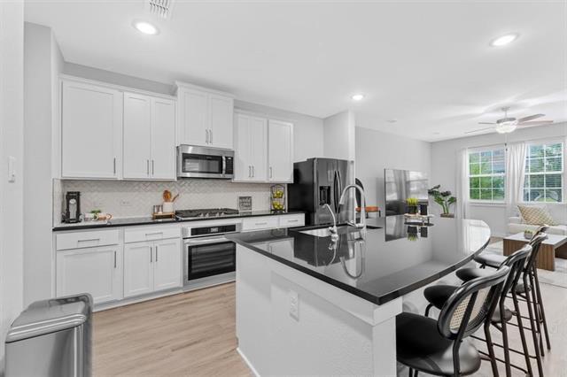 Building Photo - 2922 Alto Dr