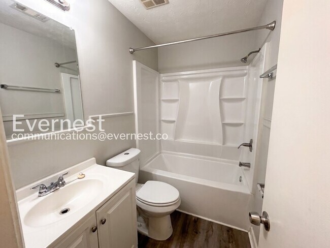 Building Photo - 3-Bed/1.5-Bath Home with Fenced Yard/Pet Friendly/Available Soon!