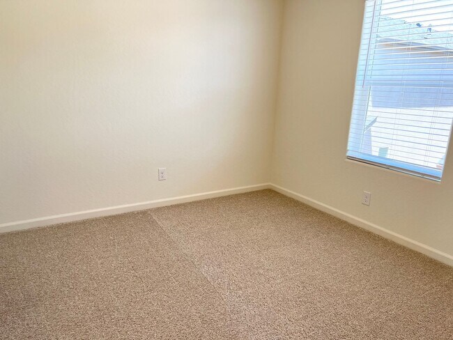 Building Photo - Brand new 3 bedroom / 2.5 bath in Clovis Unified School District