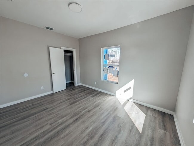 Building Photo - 1133 S Brownlee Blvd