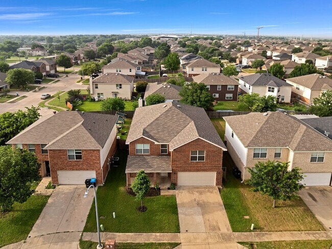 Building Photo - 6205 Winnebago Ct