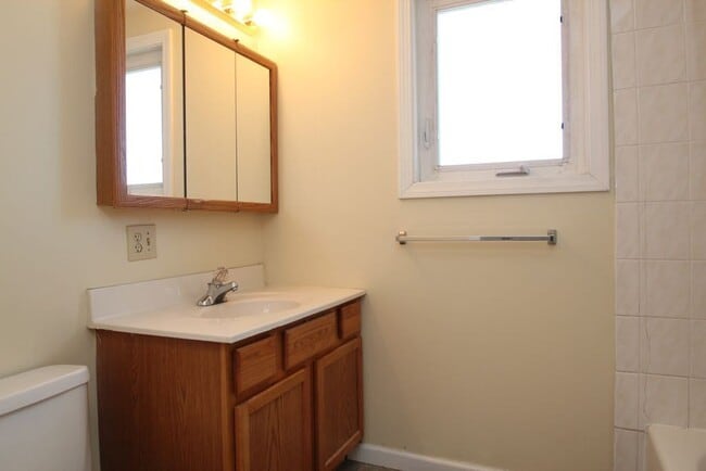 Building Photo - Spacious Renovated Colonial on The Lebanon...