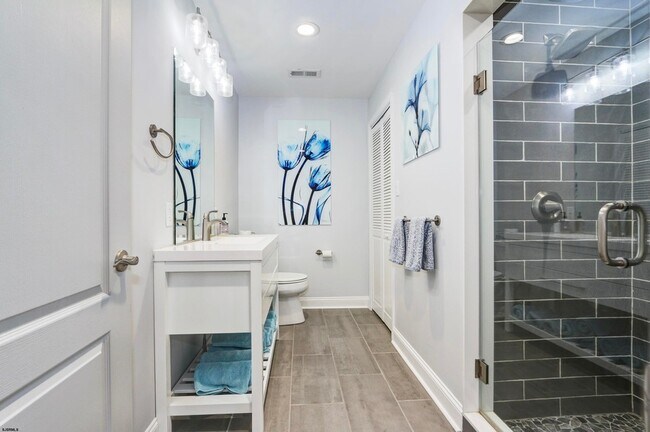 Building Photo - 9416 Amherst Ave