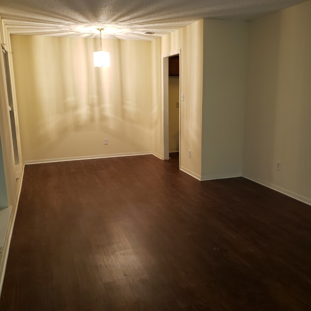 Building Photo - 2308 Lake W Dr