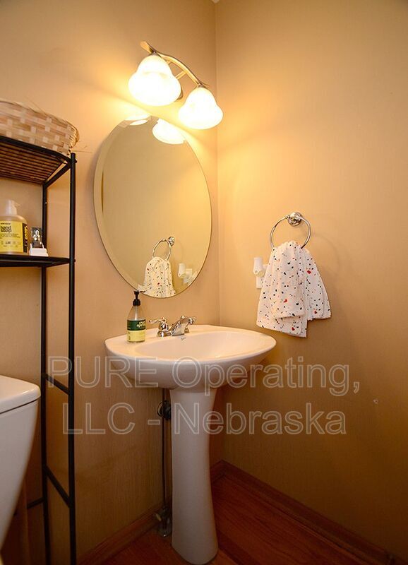 Building Photo - 2003 Crest Ridge Dr