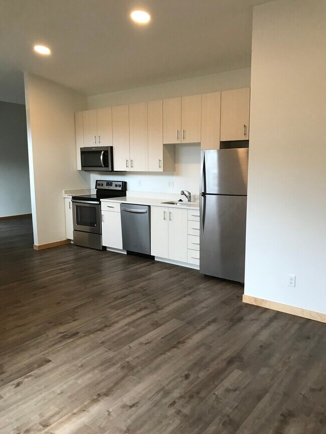 9320 SE Woodstock Blvd 9320 SE Woodstock Blvd Portland OR 97266