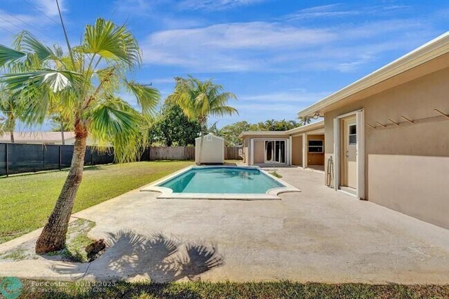 Building Photo - 5600 SW 8th St