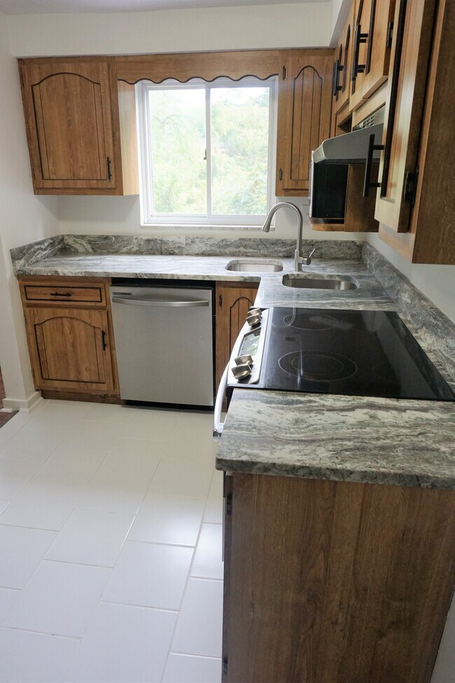 Building Photo - 3147 Glendale Ave