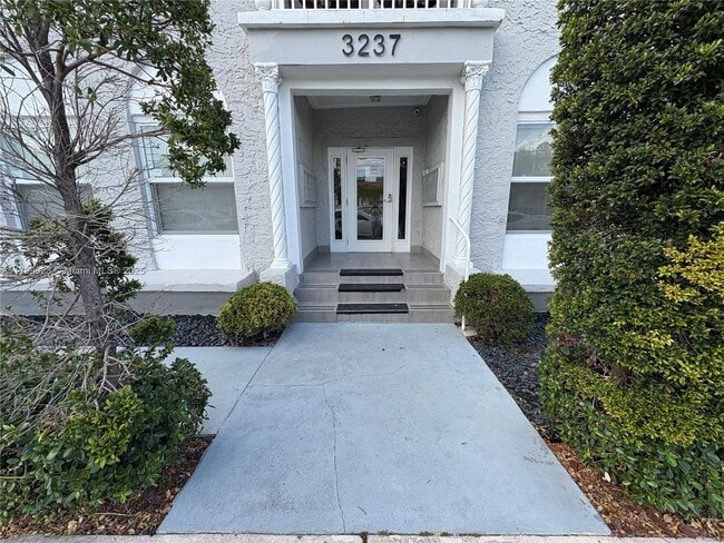 Primary Photo - 3237 SW 4th St