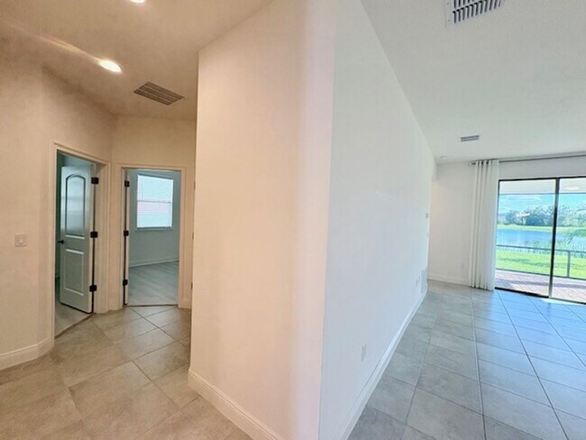 Building Photo - Lovely 4/2 at Harmony Enclave a Golf Course Community