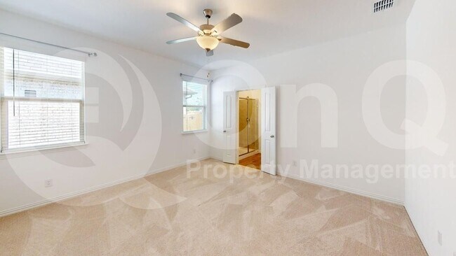 Building Photo - 936 Longleaf Ln