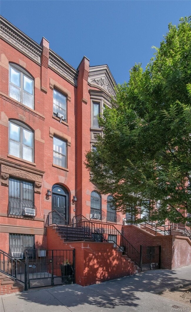 Building Photo - 45 Bradhurst Ave.