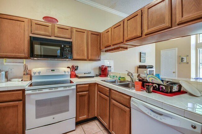 Building Photo - 2802 Nueces St