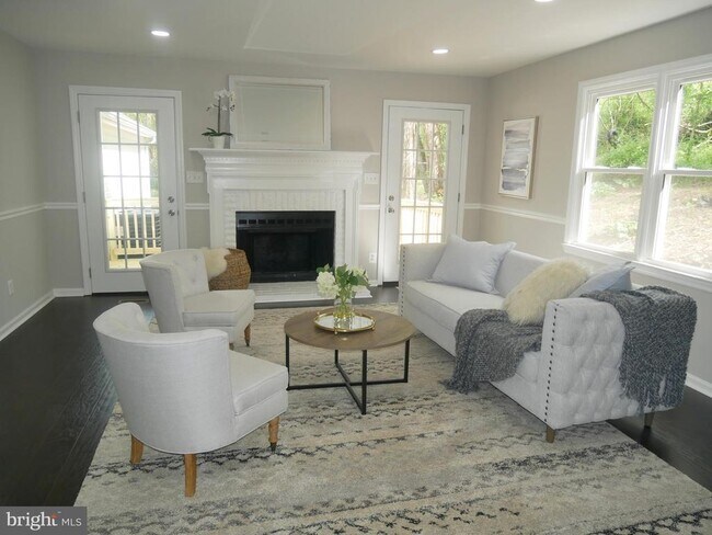 Building Photo - 35600 Sassafras Dr