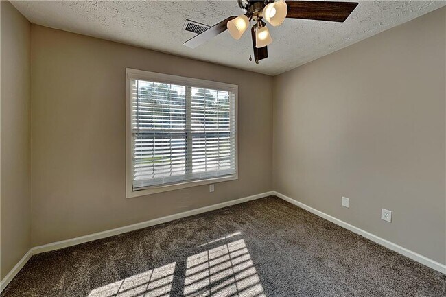 Building Photo - 2405 Compton Pl