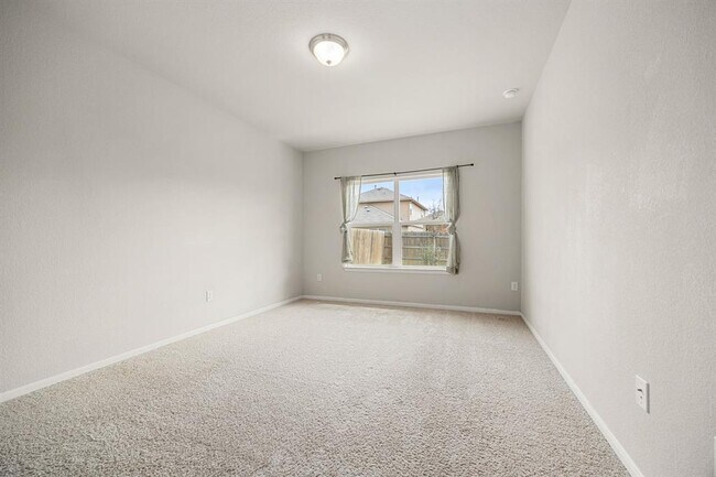 Building Photo - 13925 Heywood Dr