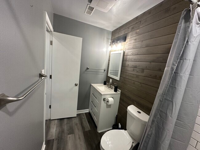 Building Photo - 9576 Maryus Rd