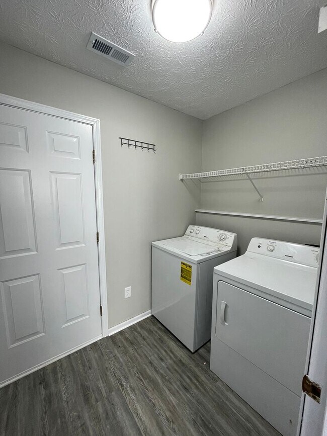 Building Photo - Three Bedroom Single Family Home - West La...