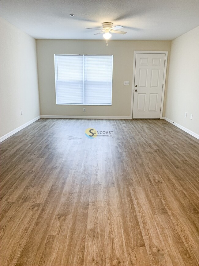 Building Photo - Welcome Home! 2 Bedroom 2 Bathroom Unit