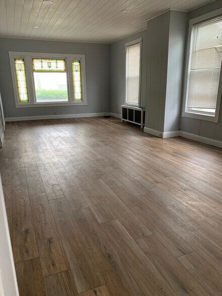 155 Living room/First Floor - 155 Main St