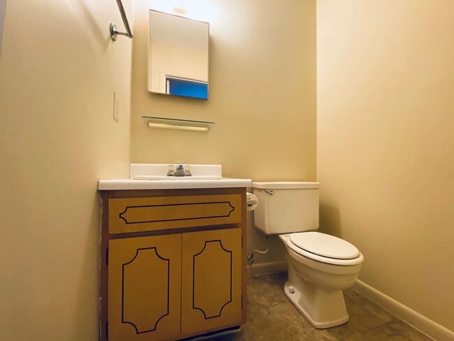 Building Photo - AVAILABLE NOW  [PET FRIENDLY]