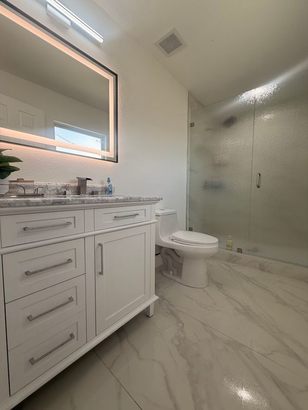 Building Photo - 820 N Trebol St