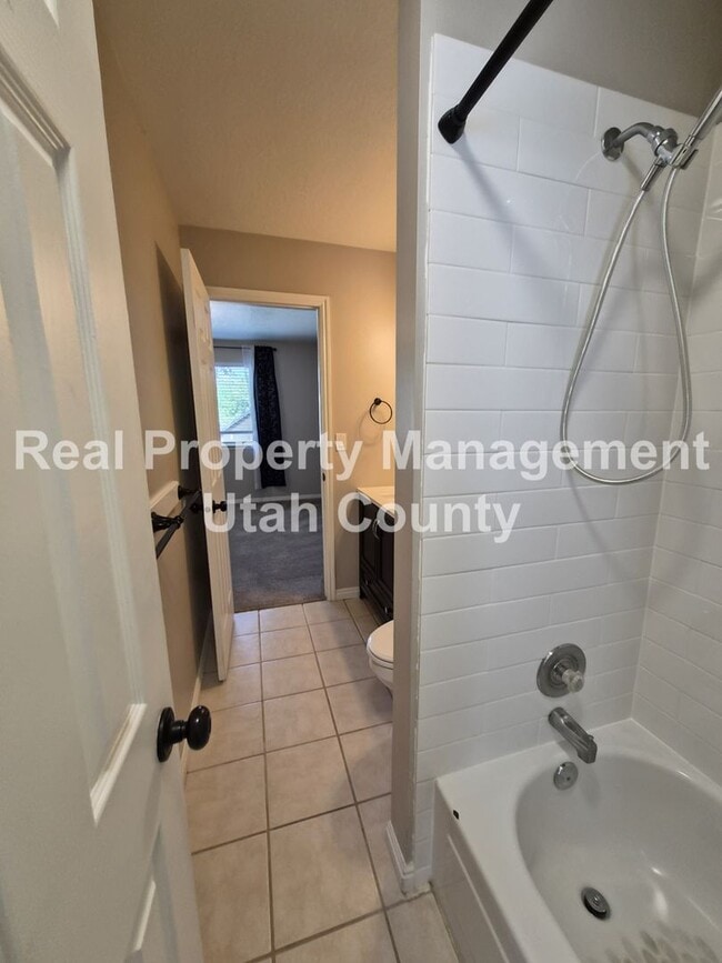 Building Photo - Qualify With 2.5x Rent in Income. Plus Hal...