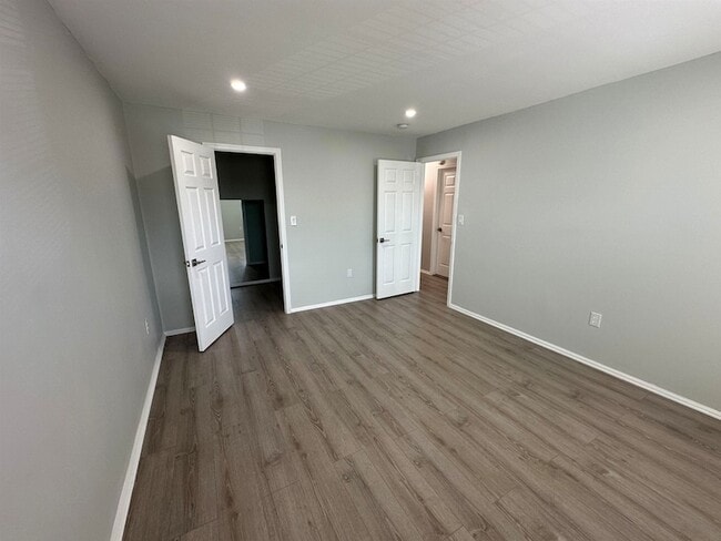 Building Photo - 27 Cottonwood St