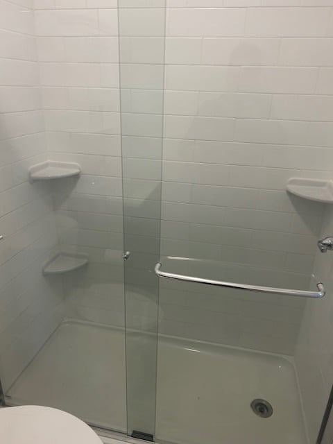 shower - 822 14th Ave