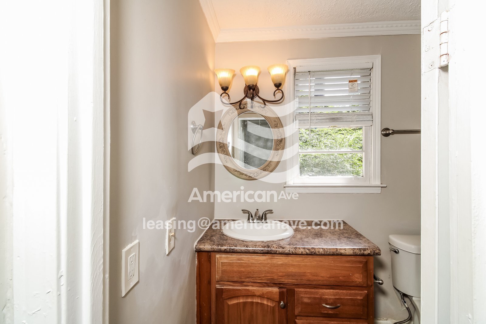 Building Photo - 2234 Margurette St